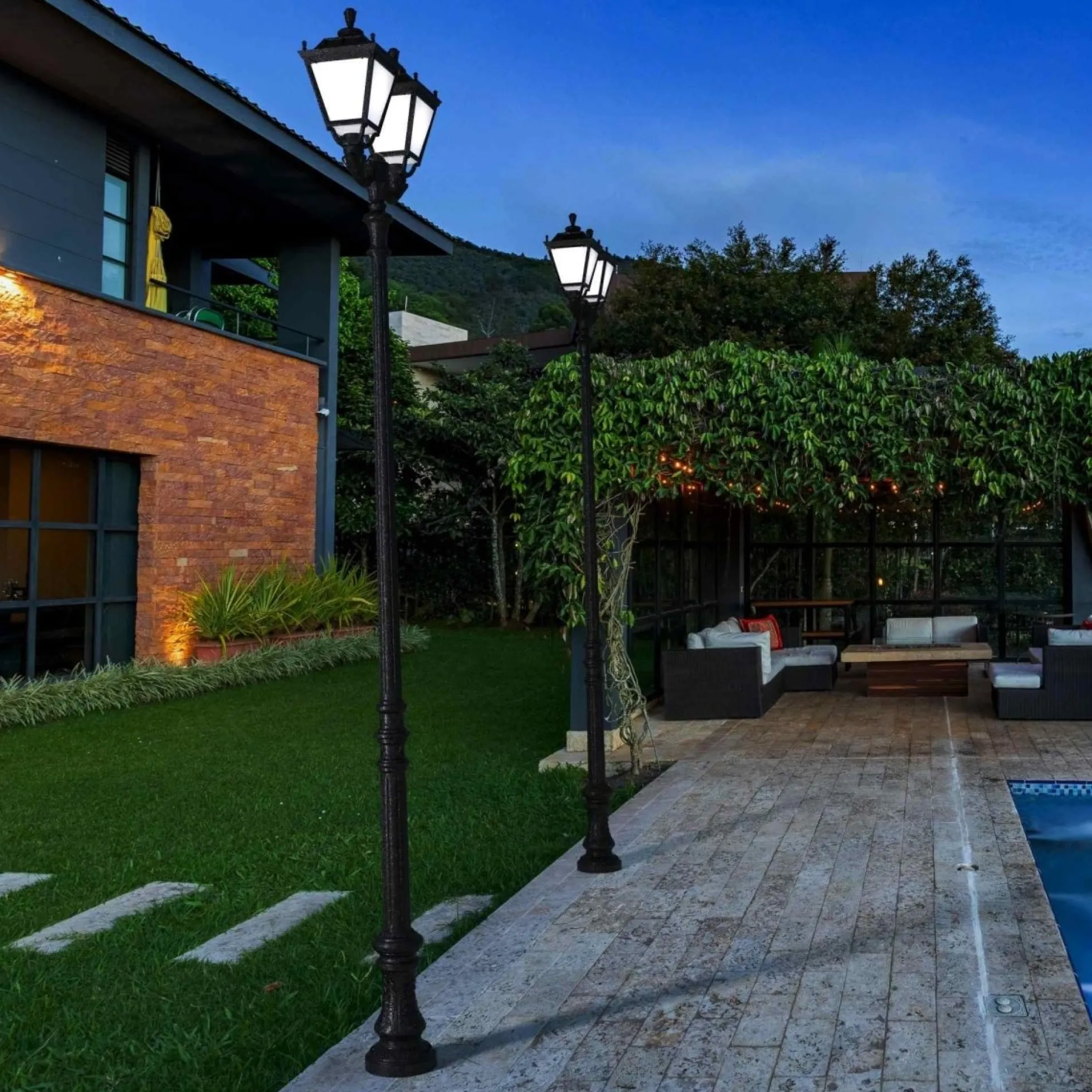 Poste de luz exterior doble Farola "TOBIA" Fumagalli - CCT - 2 x 30W - 8 opciones - E27