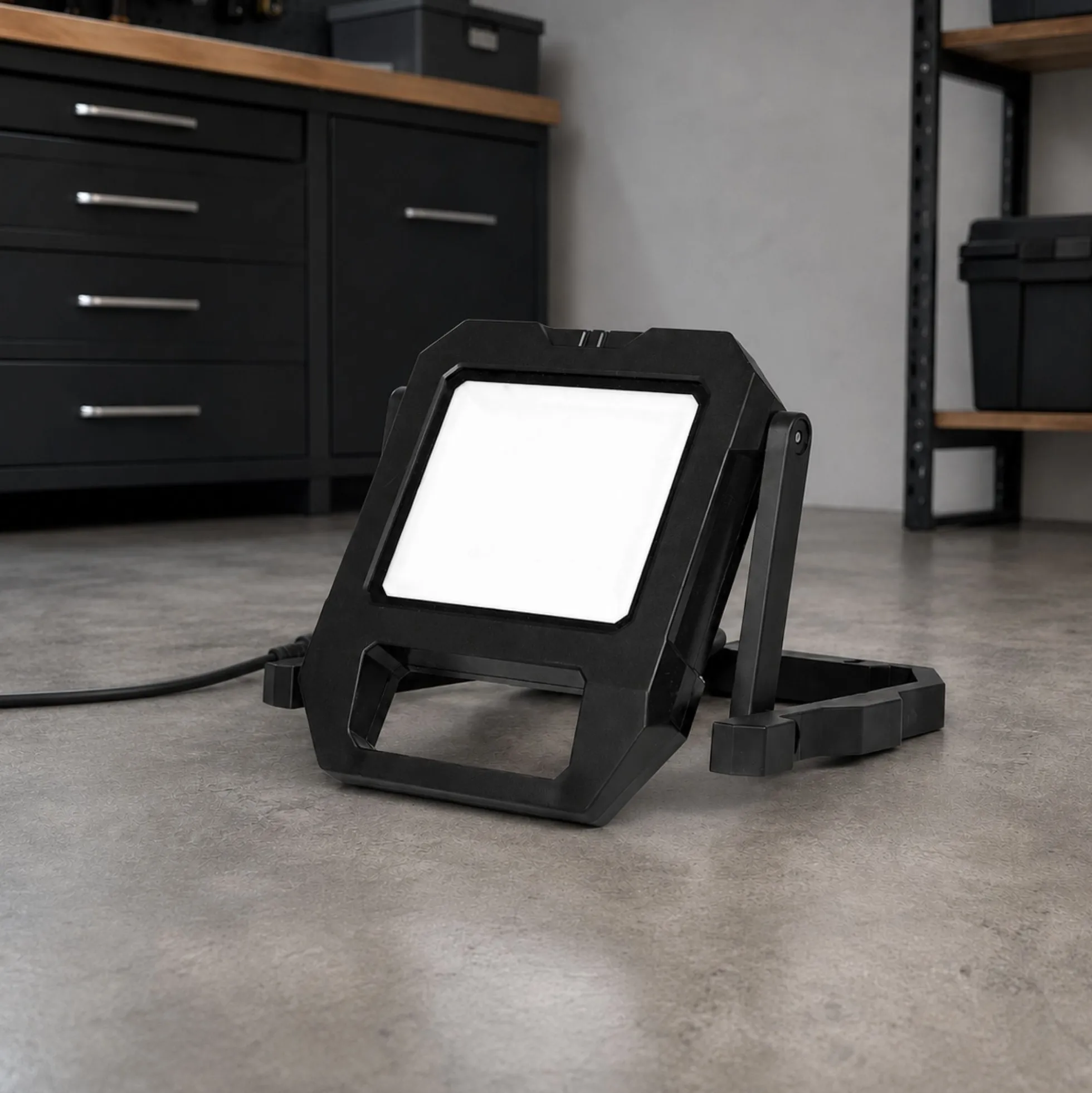 Proyector LED de trabajo con cable y soporte - 30W - 6500K - IP54