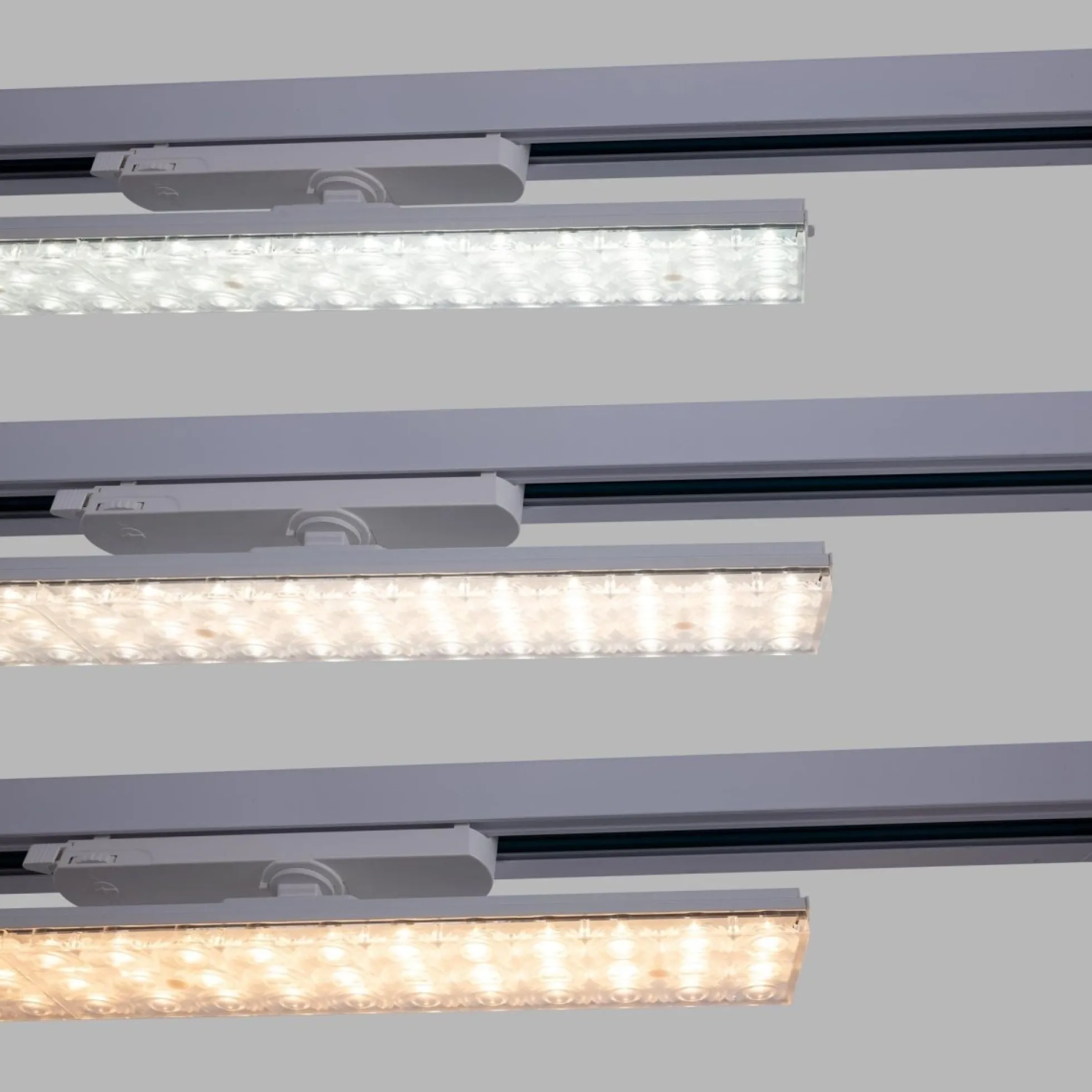 Proyector LED lineal orientable para carril trifásico 40W - CCT - CRI90 - Driver KGP