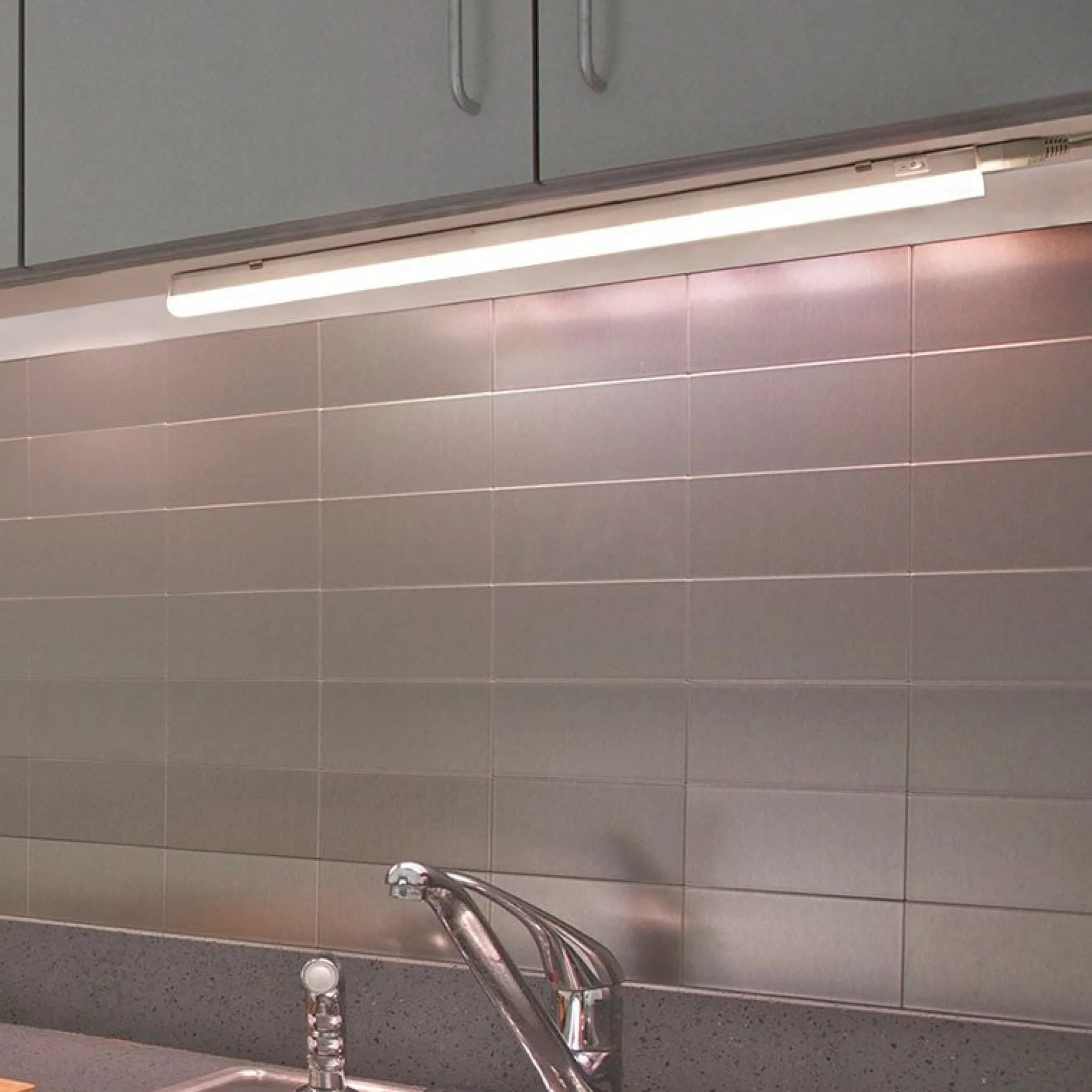 Regleta LED bajo mueble T5 - 150 cm - 18W opal - CCT