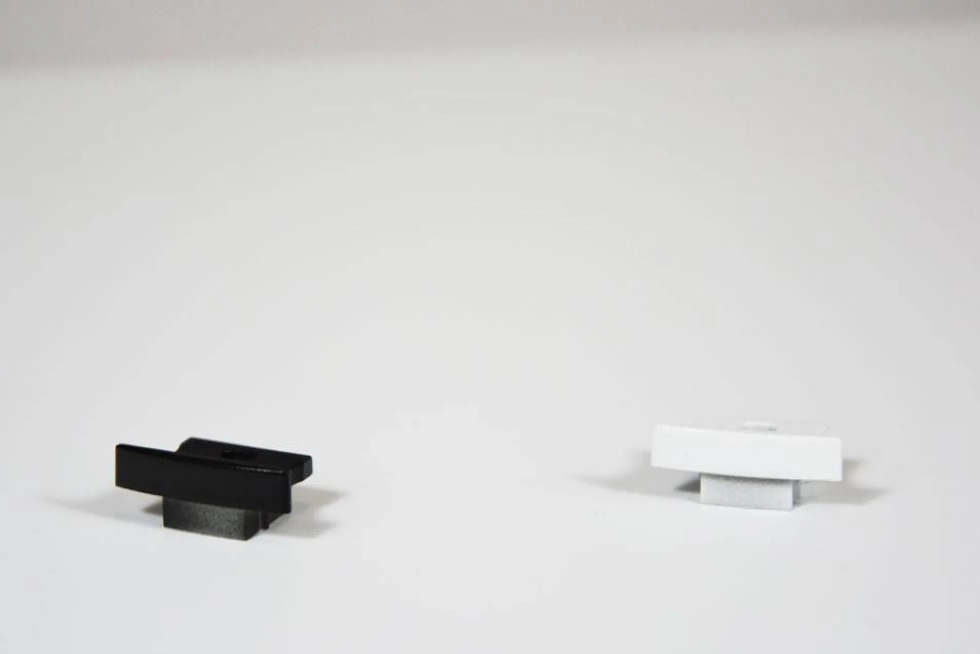 Tapa lateral para perfil Empotrable 23x15mm (1ud)