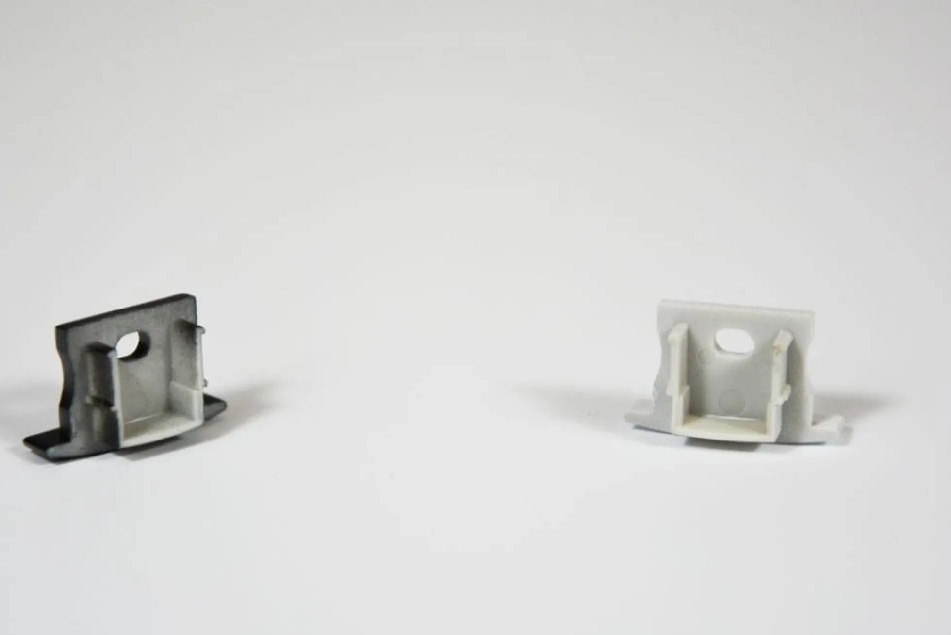 Tapa lateral para perfil Empotrable 23x15mm (1ud)