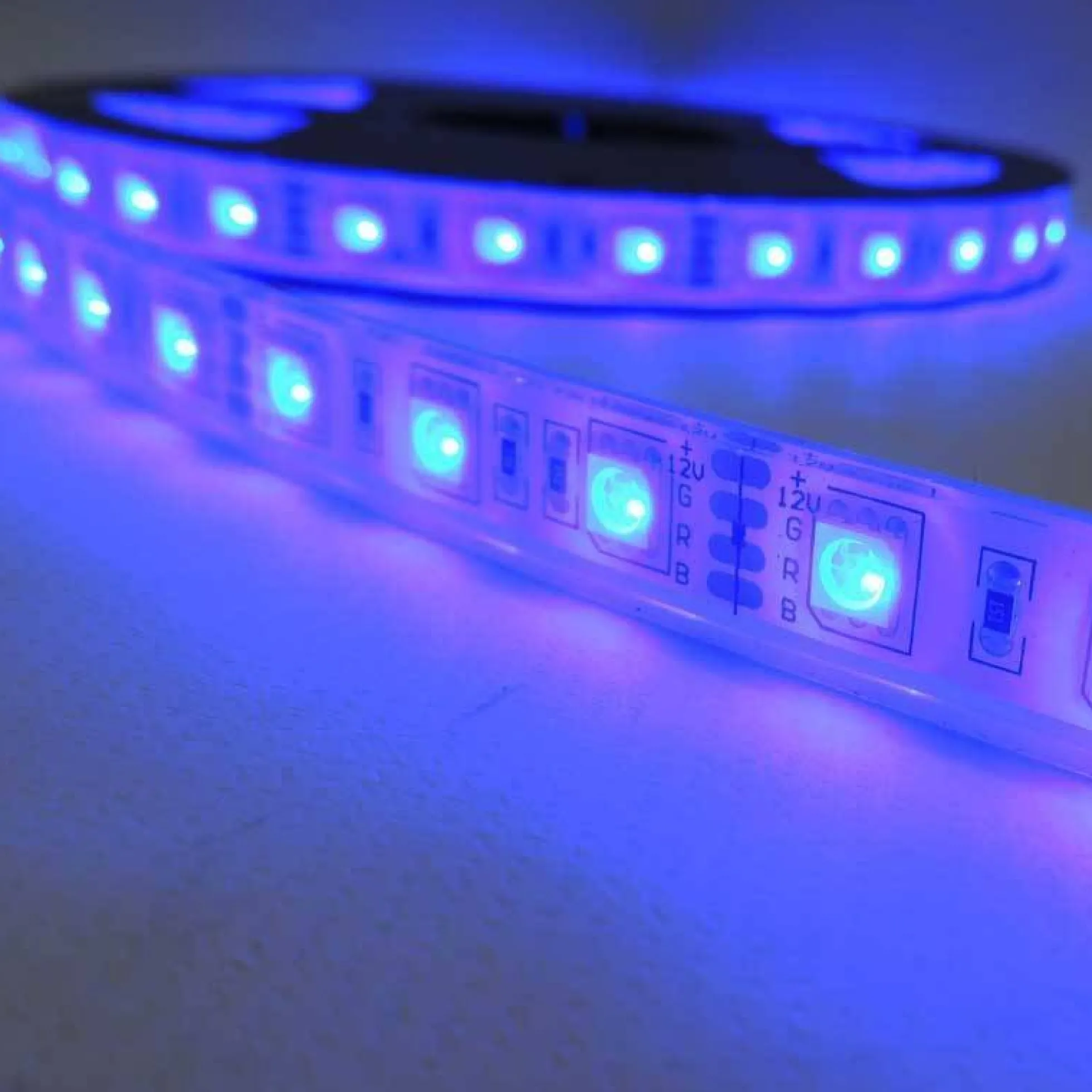 Tira de LED 12V-DC 72W 10mm multicolor RGB IP67 (SMD5050 60ch/m) Rollo 5 metros