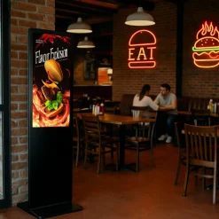 Tótem Publicitario Digital Táctil 32" Full HD -Android 13 – Cartelería Vertical para Interior