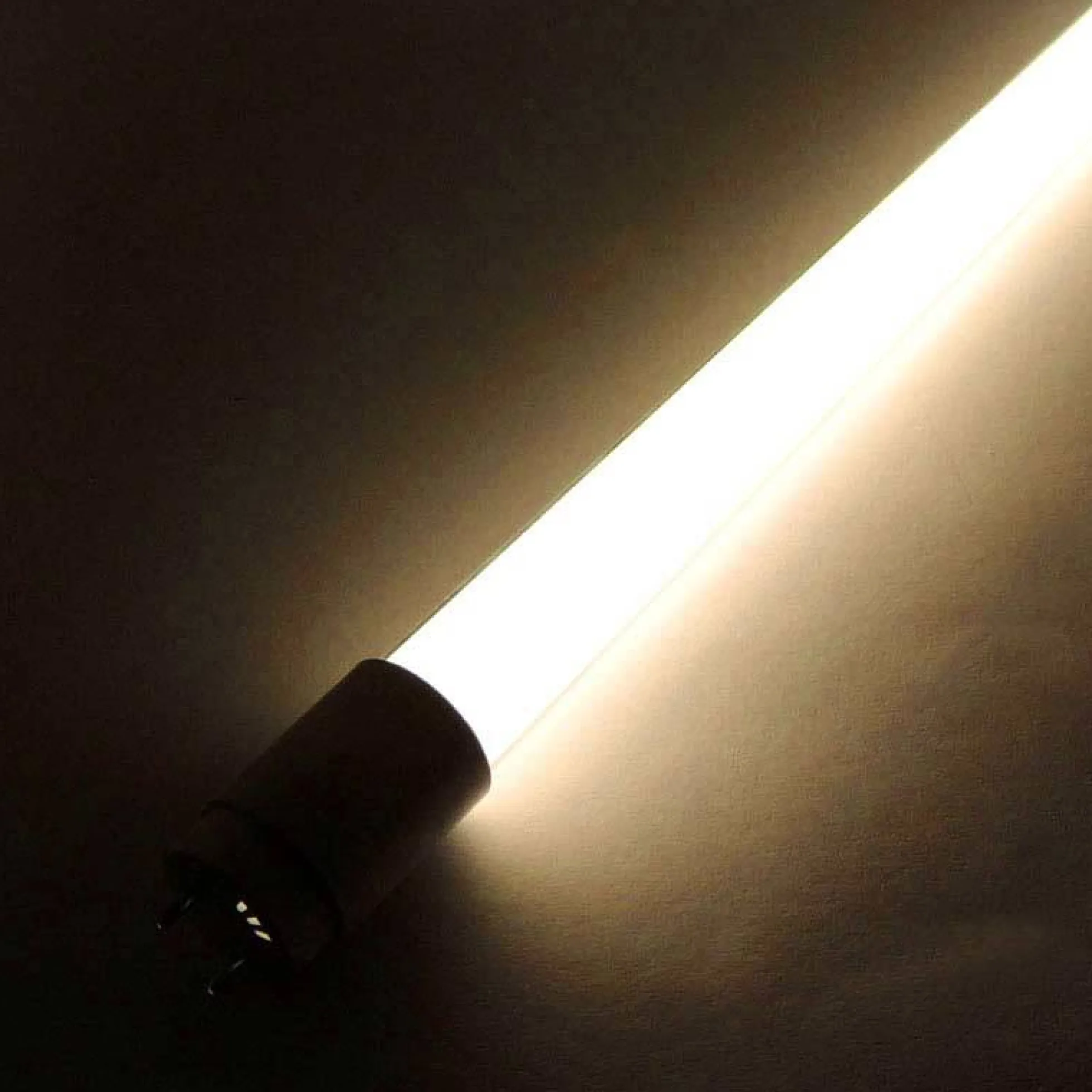 Tubo LED T8 150cm 24W alta eficiencia 140 LM/W - Cristal