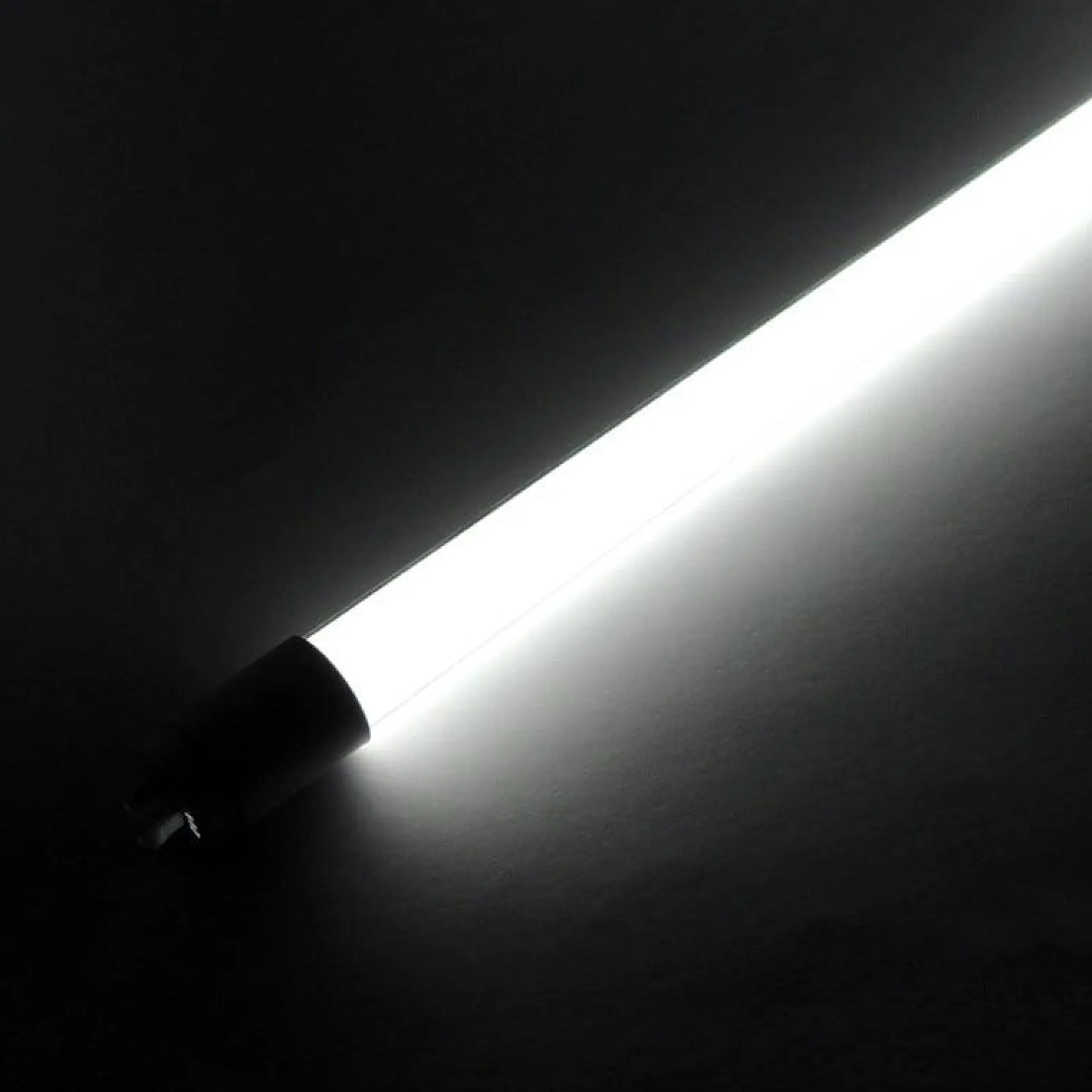 Tubo LED T8 150cm 24W alta eficiencia 140 LM/W - Cristal